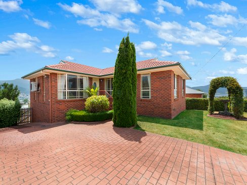 2 Atherton Avenue, WEST MOONAH TAS 7009
