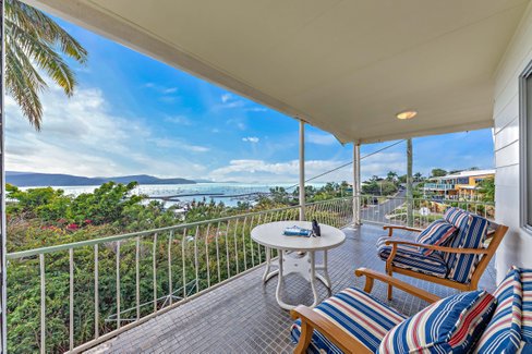 2 Begley Street, AIRLIE BEACH QLD 4802