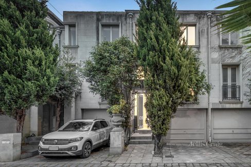 2 Bessiere Place St Kilda 3182