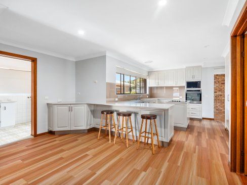 2 Biota Court, PALM BEACH QLD 4221