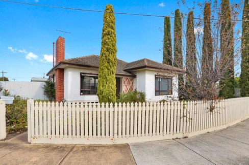 2 Birdsey Street Thomson 3219
