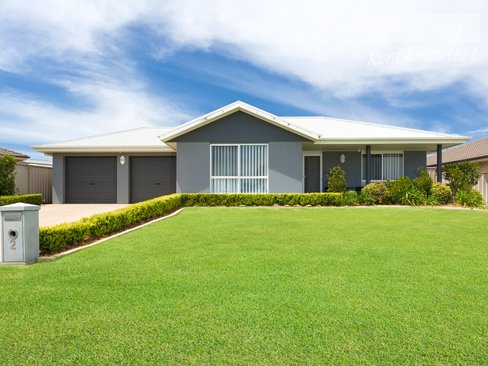 2 Birri Place, GLENFIELD PARK NSW 2650