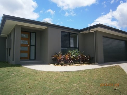 2 Bowline Lane, CANNONVALE QLD 4802