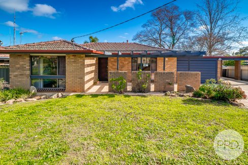 2 Buchhorn Street, TOLLAND NSW 2650