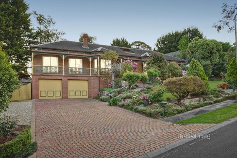 2 Cameron Court Eltham 3095