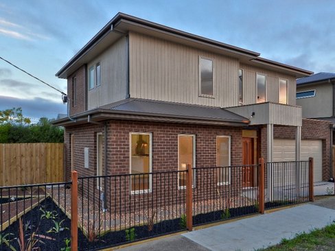 2 Carmichael Avenue Newtown 3220