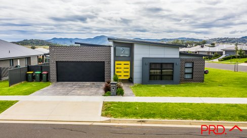 2 Chardonnay Drive, TAMWORTH NSW 2340
