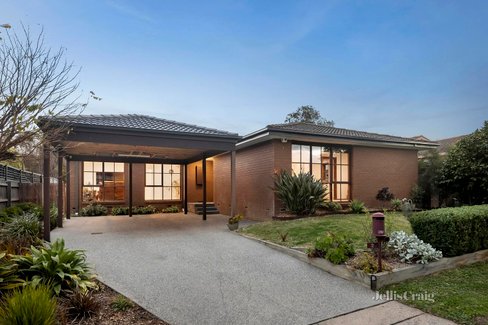 2 Dowling Grove Doncaster East 3109