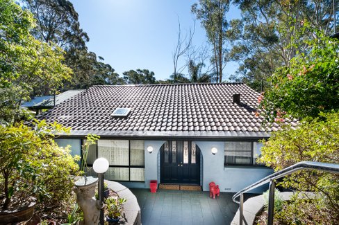 2 Elnathan Parade, MOUNT PLEASANT NSW 2519