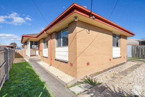 2 Erica Street, WENDOUREE VIC 3355