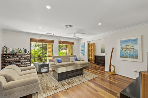 2 Evergreen Drive, Elanora QLD 4221