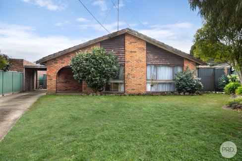 2 Forest Court, WENDOUREE VIC 3355
