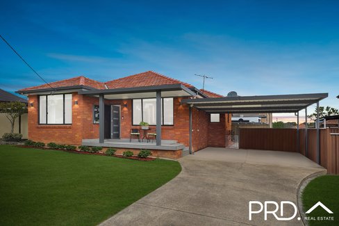 2 Garden Place, PICNIC POINT NSW 2213