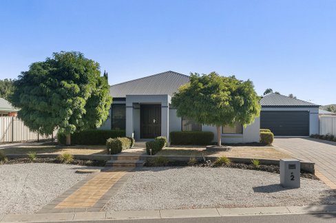 2 Glenshael Court, STRATHFIELDSAYE VIC 3551