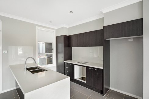 2 Greenhaven Drive, Emu Heights NSW 2750