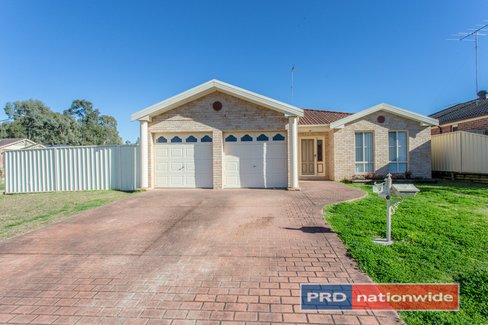 2 Gunara Terrance, GLENMORE PARK NSW 2745