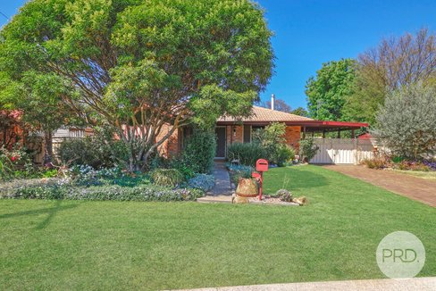 2 Hamilton Court, TAMWORTH NSW 2340