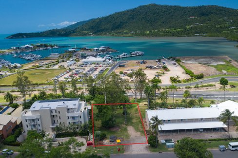 2 Hermitage Drive, AIRLIE BEACH QLD 4802
