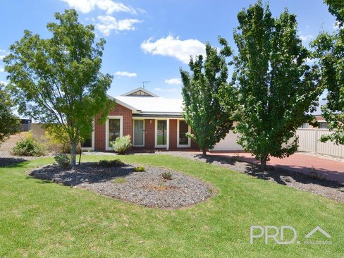 2 Hocking Court, MERBEIN VIC 3505