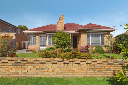 2 Hopetoun Court Bentleigh East 3165