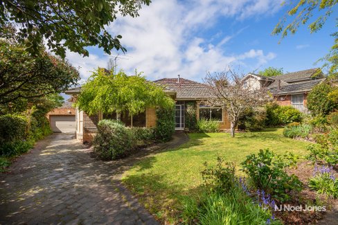 2 Hotham Court Mont Albert 3127