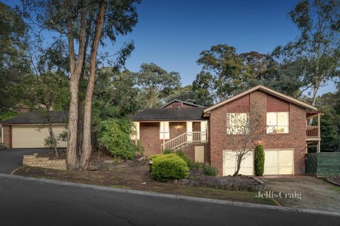 2 Ibsley Square Eltham 3095
