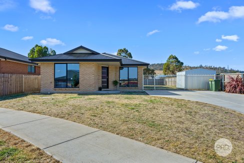 2 Ikram Court, OLD BEACH TAS 7017