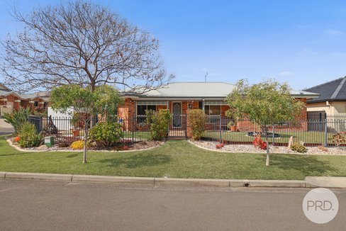 2 Ivory Place, HILLVUE NSW 2340
