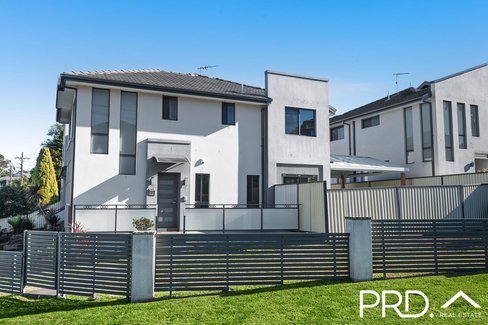 2 Joyce Avenue, PICNIC POINT NSW 2213