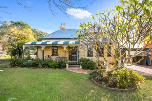 2 Kensington Road, BOLWARRA NSW 2320