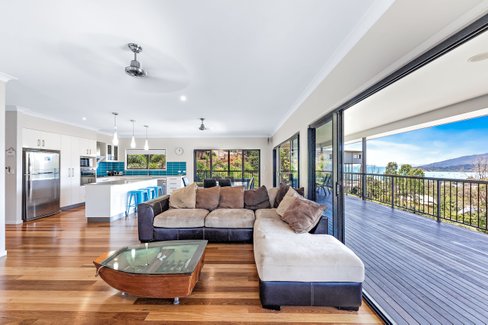 2 Laguna Court, AIRLIE BEACH QLD 4802