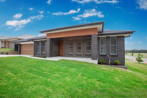 2 Lancaster Drive, THORNTON NSW 2322
