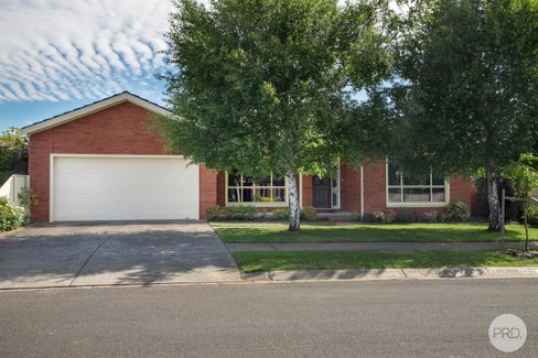 2 Lanita Street, DELACOMBE VIC 3356