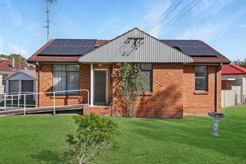 2 London Street, BERKELEY NSW 2506