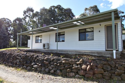 2 Lyne Street West, TUMBARUMBA NSW 2653