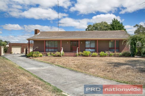 2 Lynne Court, DELACOMBE VIC 3356