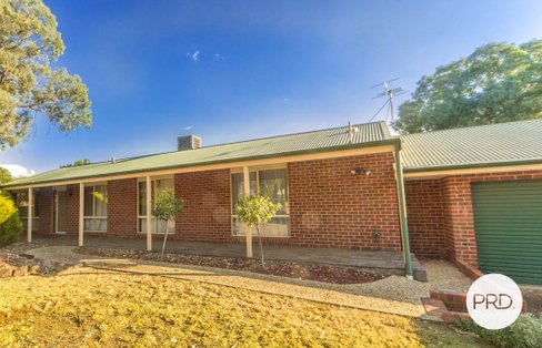 2 Mahogany Court, THURGOONA NSW 2640
