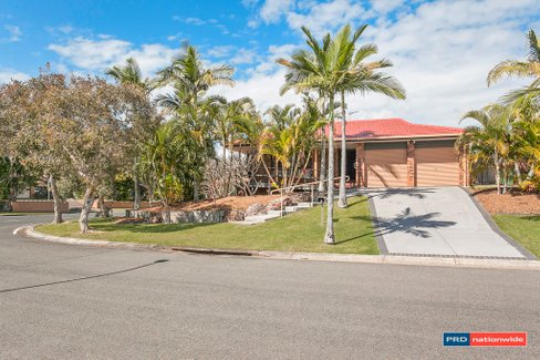 2 Maple Court, BURLEIGH WATERS QLD 4220