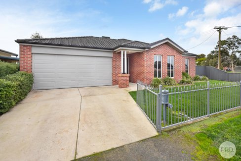 2 Market Street, MINERS REST VIC 3352