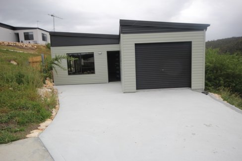 2 McGill Rise, CLAREMONT TAS 7011