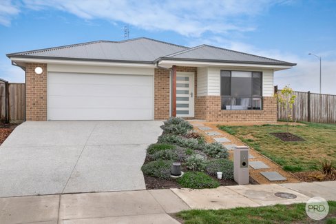 2 Meribel Street, WINTER VALLEY VIC 3358
