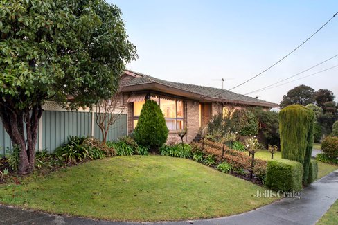 2 Monak Place Yallambie 3085