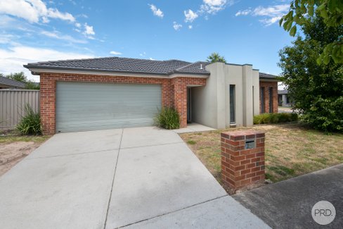 2 Moseley Street, ALFREDTON VIC 3350