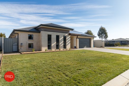 2 Murray Grey Place, BUNGENDORE NSW 2621
