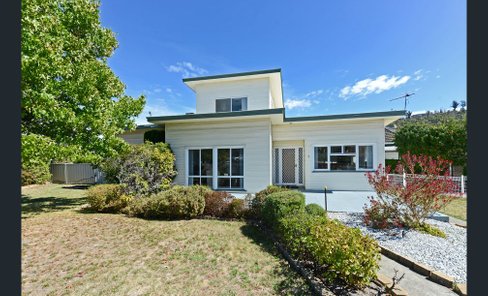 2 Nelumie Street, LINDISFARNE TAS 7015