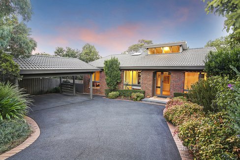 2 Nurla Place St Helena 3088
