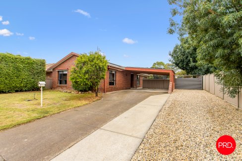 2 Odea Crescent, KANGAROO FLAT VIC 3555