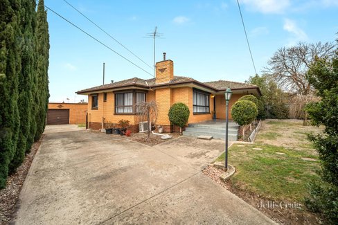 2 Oxford Street Wendouree 3355