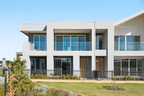 2 Oyster Lane Point Lonsdale 3225