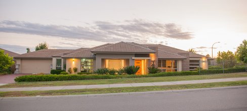 2 Paperbark Parade, ABERGLASSLYN NSW 2320